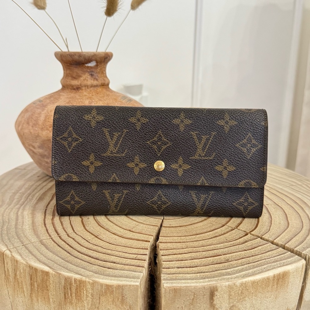 ✅AuthP/Owned✅LOUIS VUITTON SARAH WALLET
